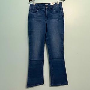 NWT Women’s 8 Style & Co Tummy Control Bootcut Jeans